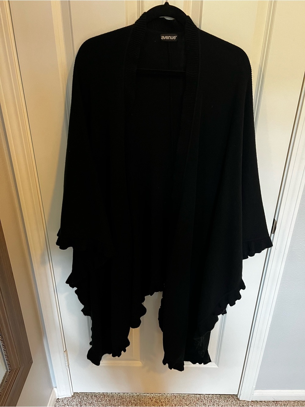 Avenue Black Open-Front Ruffle-Trim Cape